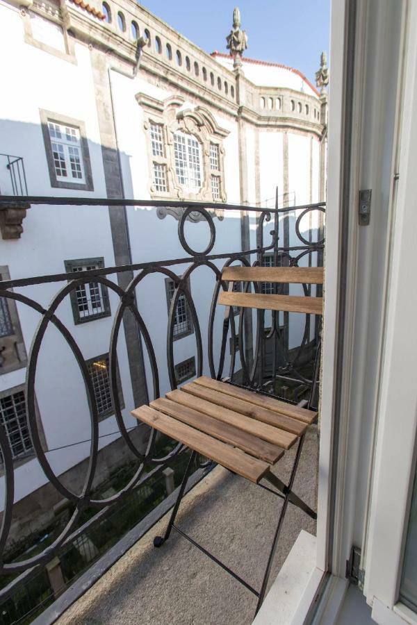 Porto And Clerigos Views By Porto City Hosts Luaran gambar